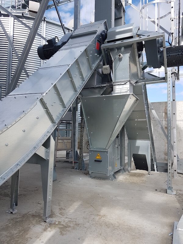 elevateur skandia godet godets 60T/h nouveauté nouveau nouvelle génération elevator installation agriconsult clef en main ciel bleu