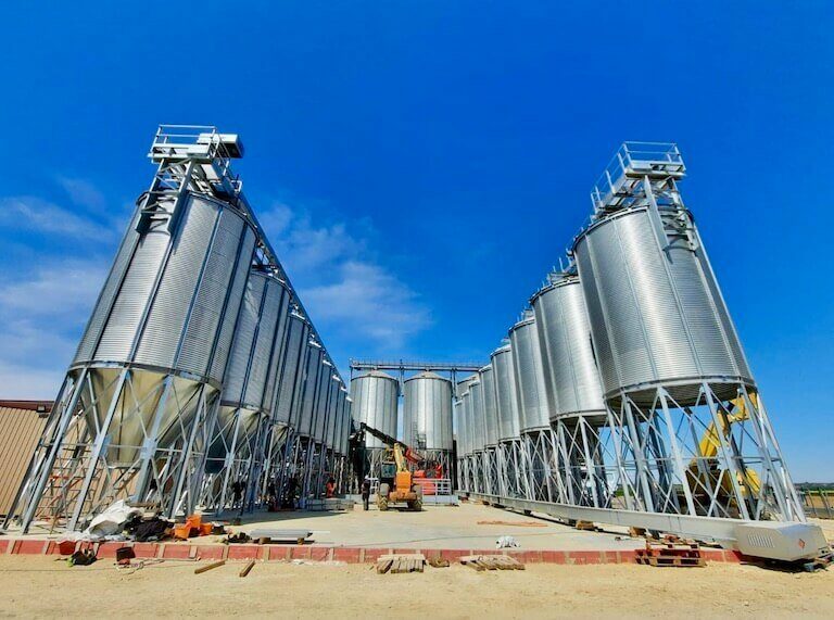 MONTAGE EN COURS AUBE AGRICONSULT MAI 2022 32 SILOS FOND CONIQUE 2