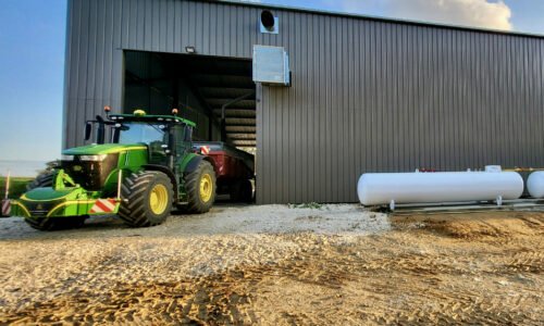 installation agriconsult sous batiment photovoltaique tracteur séchoir law