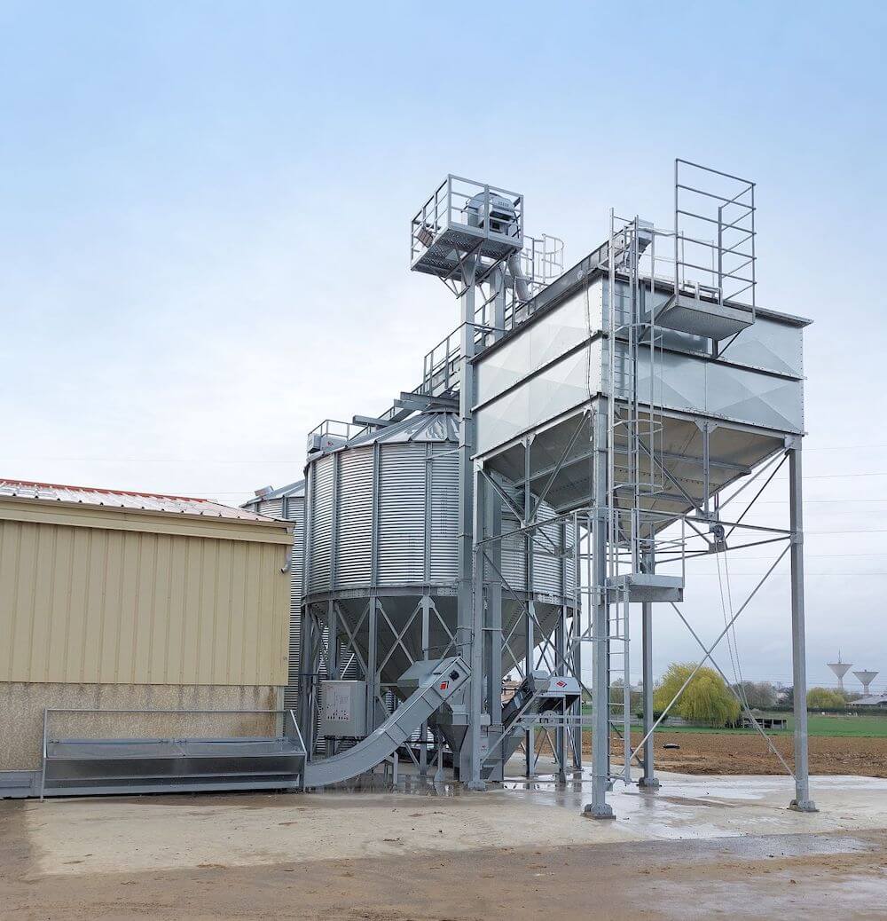 trémie de réception batiment installation agriconsult boisseau silos en fond