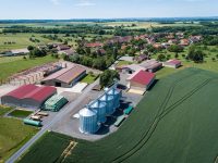 Installation Agriconsult 4 silo à fond plat élévateur et manutention 100 T:h boisseau de chargement vue aérienne